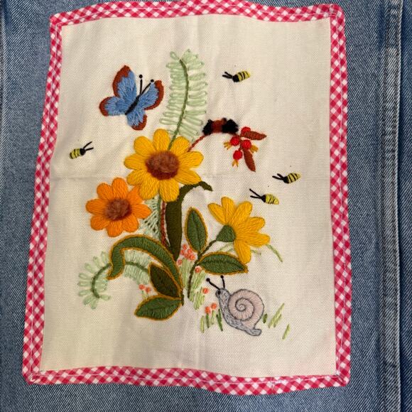 Crewel Embroidery Denim Trucker Jacket Size XL Flowers Bumblebees Cottage Core - Picture 3 of 13